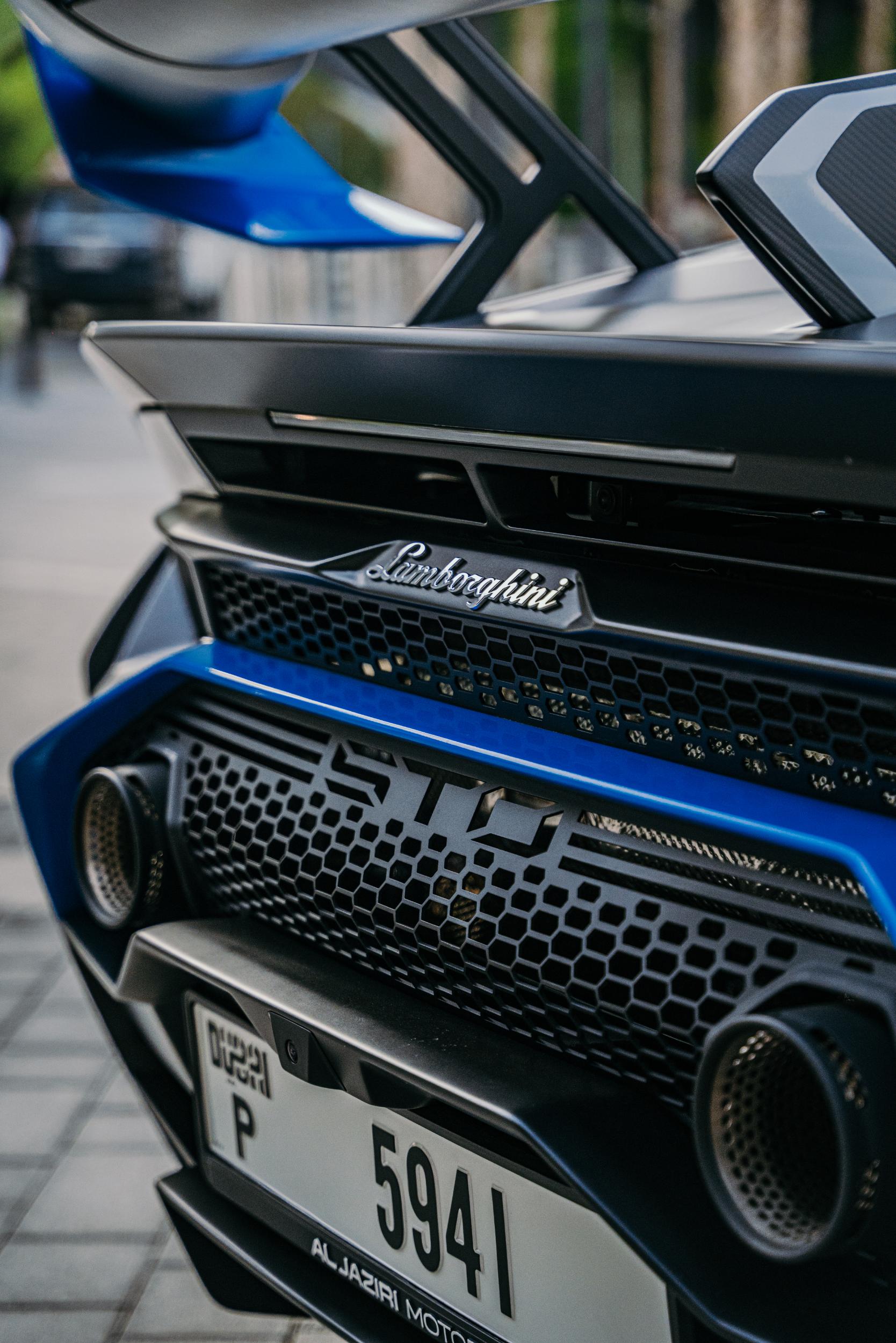 Rent Lamborghini Dubai | Huracan Sto Rent Lamborghini Dubai | Huracan Sto