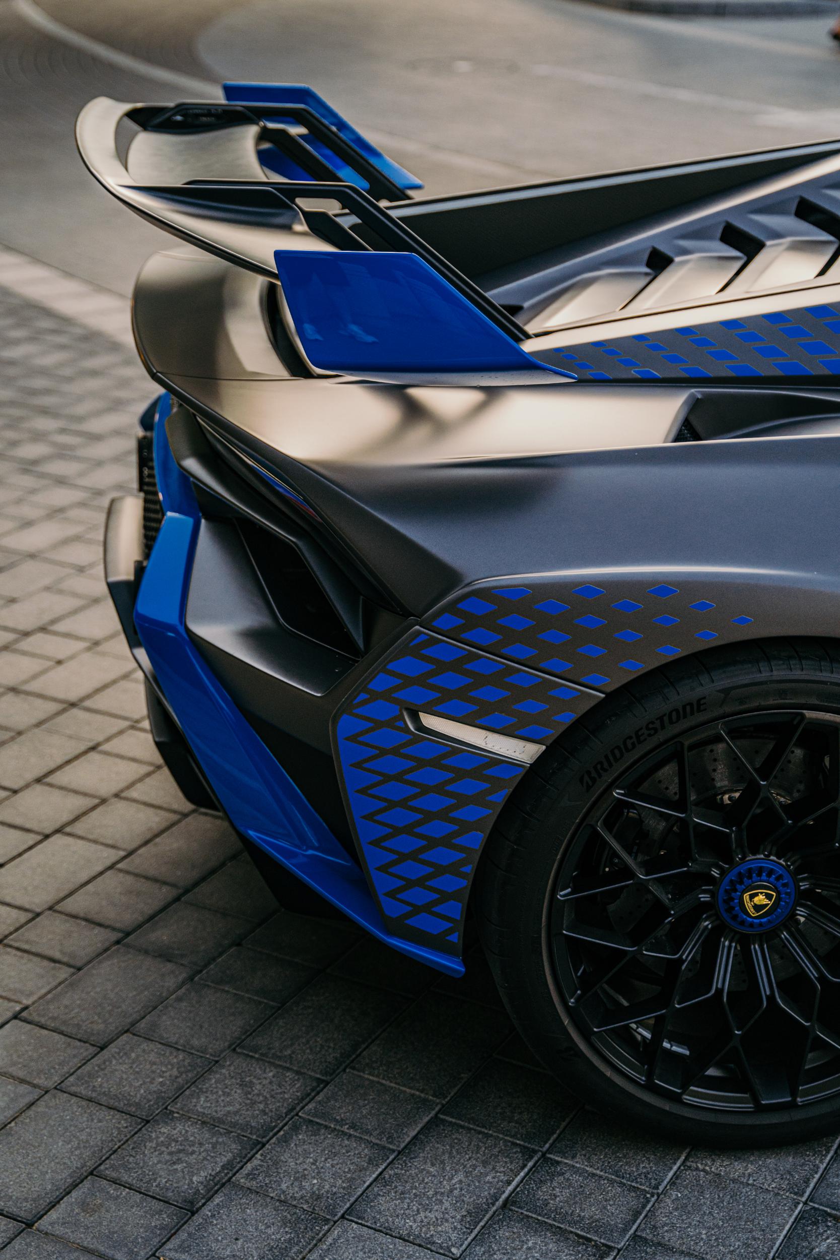Rent Lamborghini Dubai | Huracan Sto Rent Lamborghini Dubai | Huracan Sto