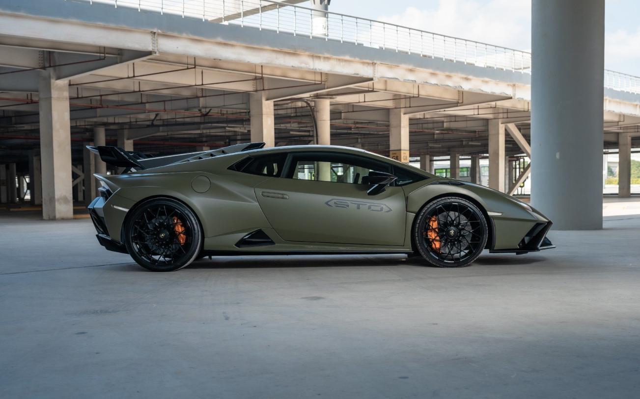 green_lamborghini-huracan-sto_2023_16071_3e0fe4e336d281f1c4580f6569733998